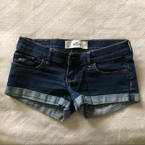 Hollister Low Rise Shorts Size 0 / 24W Dark Blue